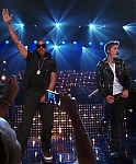 Justin_Bieber_-_All_Around_The_World_28Official29_ft__Ludacris_mp40601.jpg