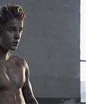 Justin_Bieber_-_Behind_the_Scenes_-_Cosmopolitan_120.jpg