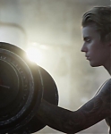 Justin_Bieber_-_Behind_the_Scenes_-_Cosmopolitan_202.jpg