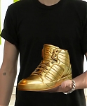 Justin_Bieber_-_Find_My_Gold_Shoes__adidas_NEO_contest_28129_mp40244.jpg