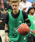 Justin_Bieber_at_Celebrity_Basketball_Game_BET_Experience_2014_6.jpg