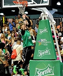 Justin_Bieber_at_Celebrity_Basketball_Game_BET_Experience_2014_8.jpg