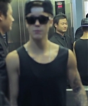 Justin_Bieber_surprised_NEO_fans_in_Shanghai21_mp40129.jpg