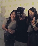 Justin_Bieber_surprised_NEO_fans_in_Shanghai21_mp40212.jpg