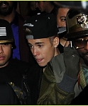 justin-bieber-shoe-shopping-with-will-i-am-04.jpg