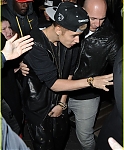 justin-bieber-shoe-shopping-with-will-i-am-18.jpg