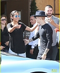 justin-bieber-yovanna-ventura-step-out-for-lunch-12.jpg