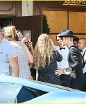 justin-bieber-yovanna-ventura-step-out-for-lunch-14.jpg