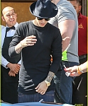 justin-bieber-yovanna-ventura-step-out-for-lunch-16.jpg