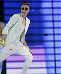 Justin_Bieber_-_All_Around_The_World_28Official29_ft__Ludacris_mp40162.jpg
