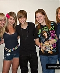 Justin_Bieber_Meet-And-Greet_-_06.jpg