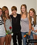 Justin_Bieber_Meet-And-Greet_-_08.jpg
