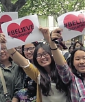 Justin_Bieber_surprised_NEO_fans_in_Shanghai21_mp40023.jpg